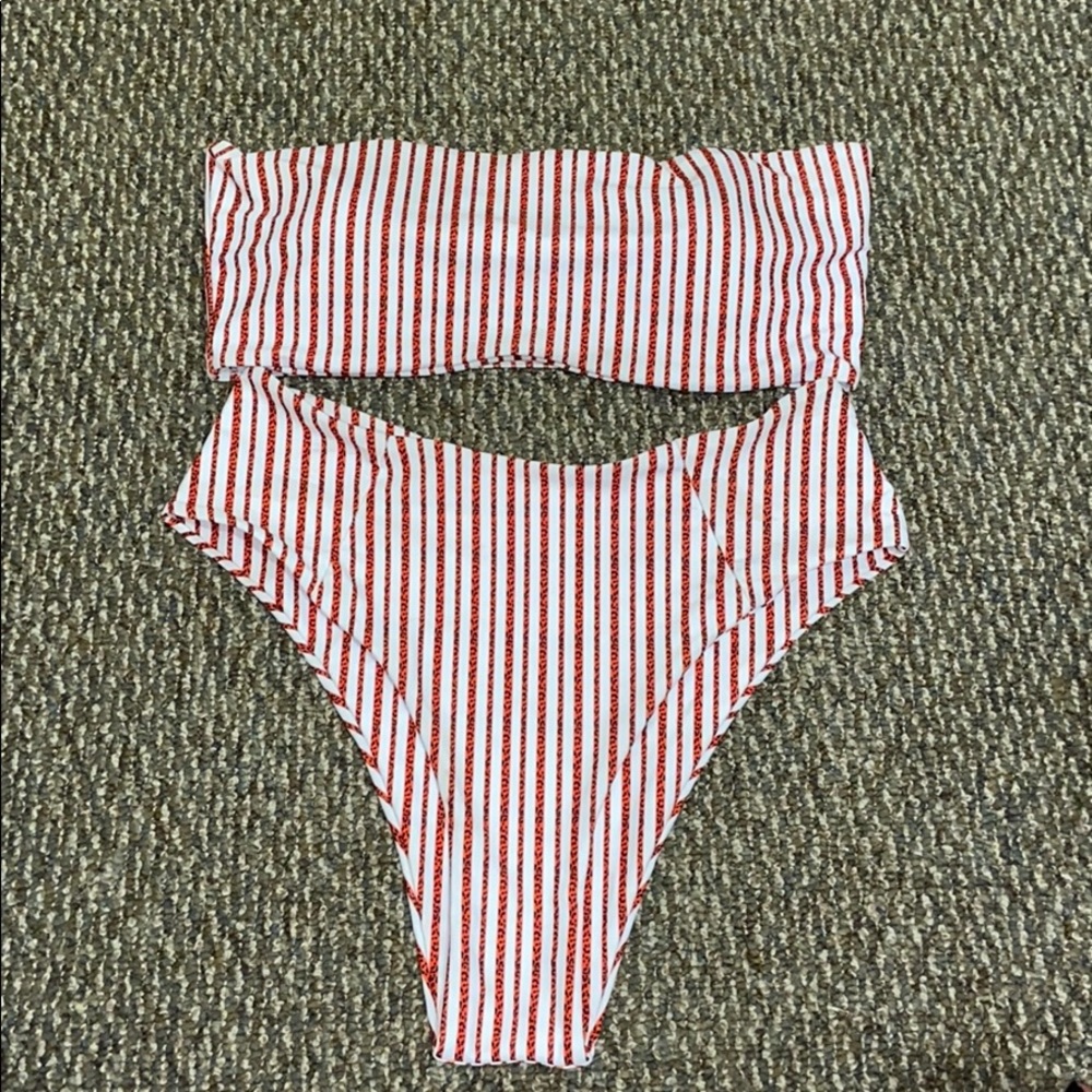 High waisted bikini. Red/orange. Size L